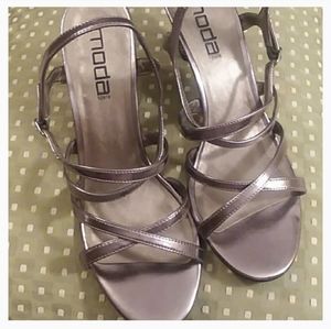 Moda Spana Bronze Strappy Wedges 9M with 3" Heal